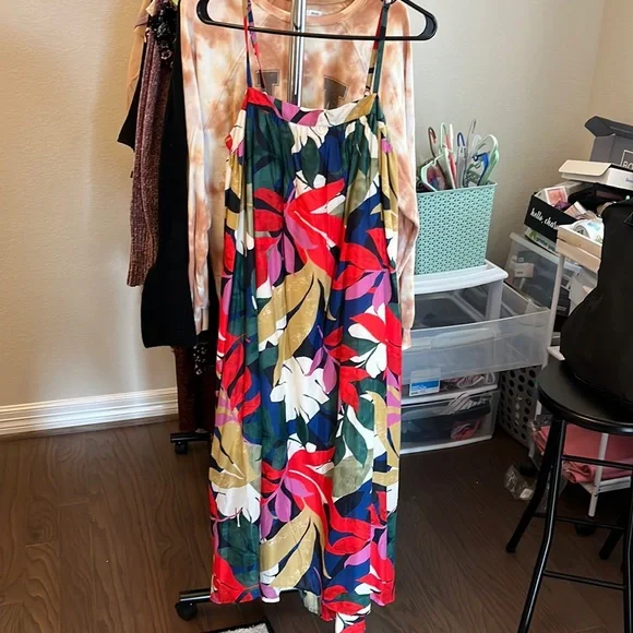 Tropical Leaf Print Maxi Dress - Picture 2 of 3